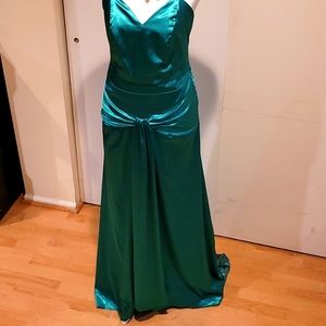 Emerald Green Spaghetti Strap Gown - Replica of Dress from movie "Atonement"